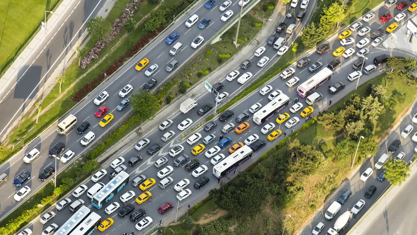 Atasco en Moto - Upbikers