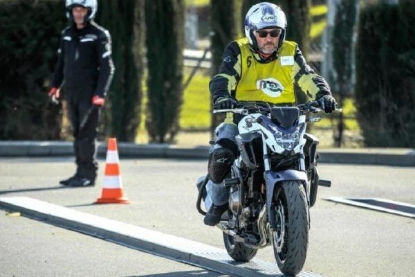 Foto-autoescuela_01-710×400-1