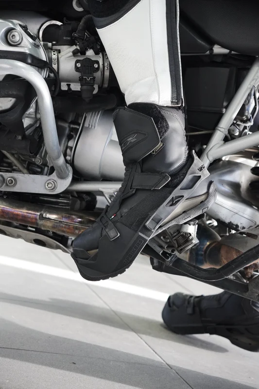 Short Motorcycle Riders UPbikers