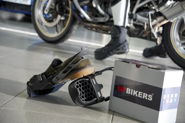 Upbikers-The-motorcycle-accesory-that-short-riders-needs