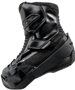 Bota de moto con Upbikers colocado